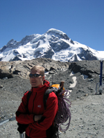 Taustalla Breithorn, n�ytt�isi aika j�m�k�lt� laskulta.